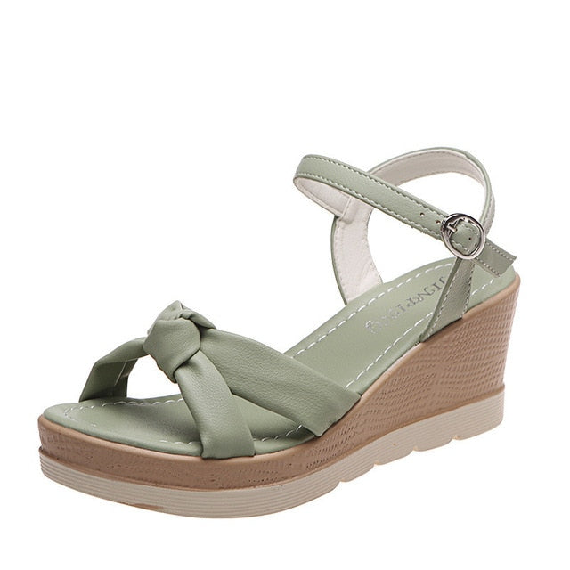 Sandali con zeppa da donna Matilda - Eleganti sandali con cinturini incrociati e tacco comodo