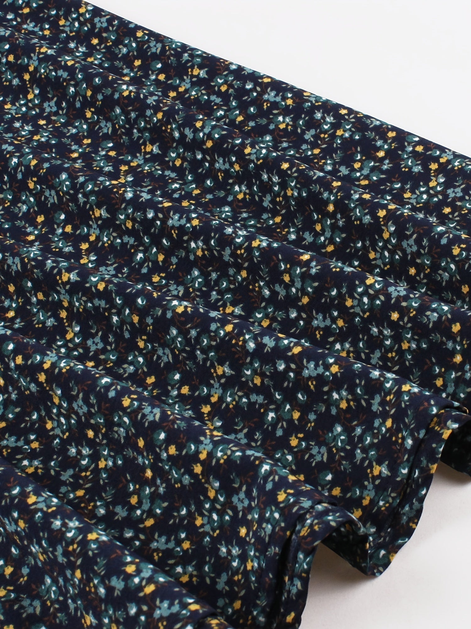 Robe d'Été Lily pour Femme – Robe Midi Sans Manches à Imprimé Floral et Coupe Élégante