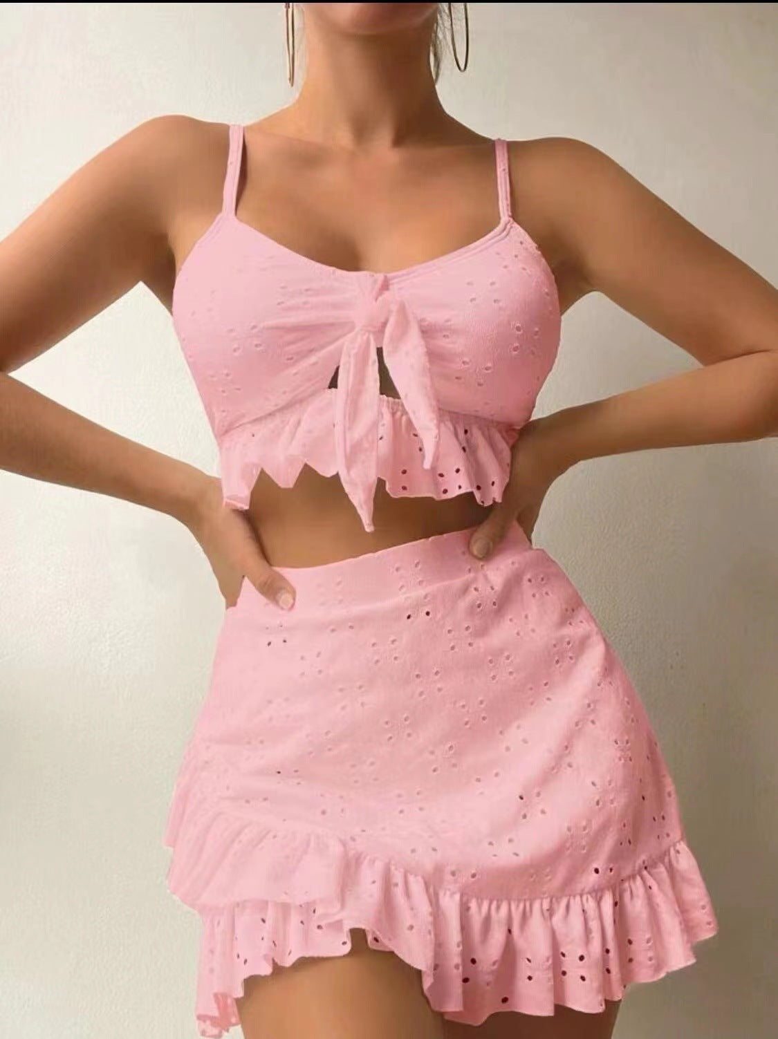 Costume da bagno da donna Serena composto da 3 pezzi: bikini alla moda con volant, gonna e top coordinato