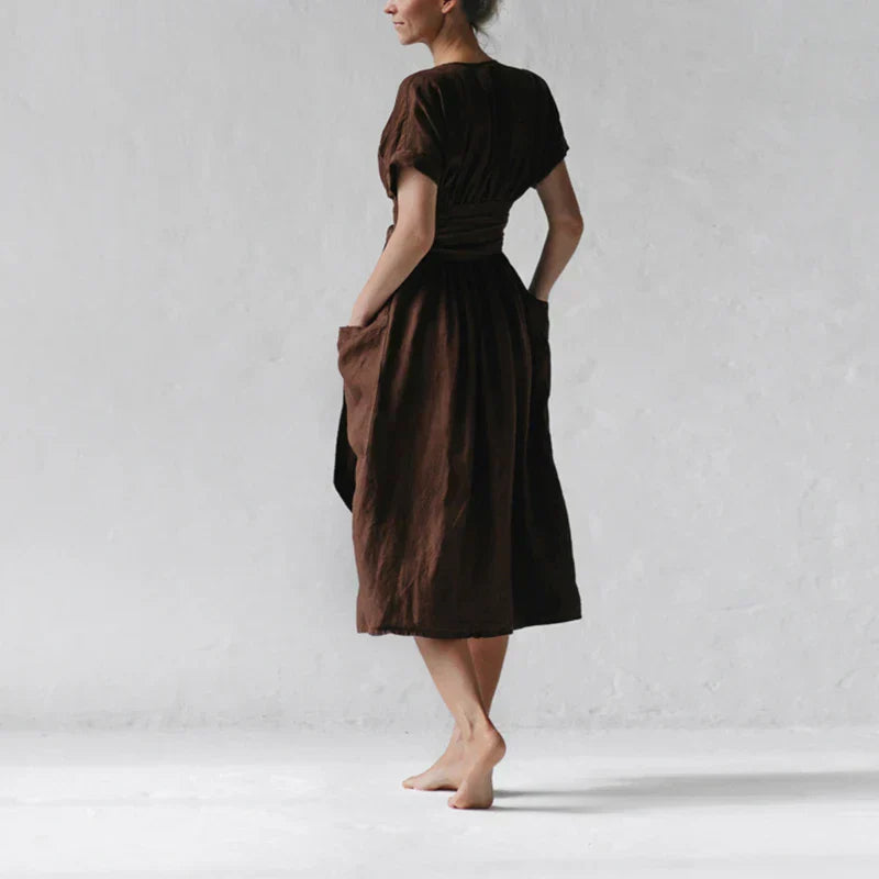 Abito in lino da donna Savannah - Abito avvolgente a maniche corte con vestibilità elegante e rilassata