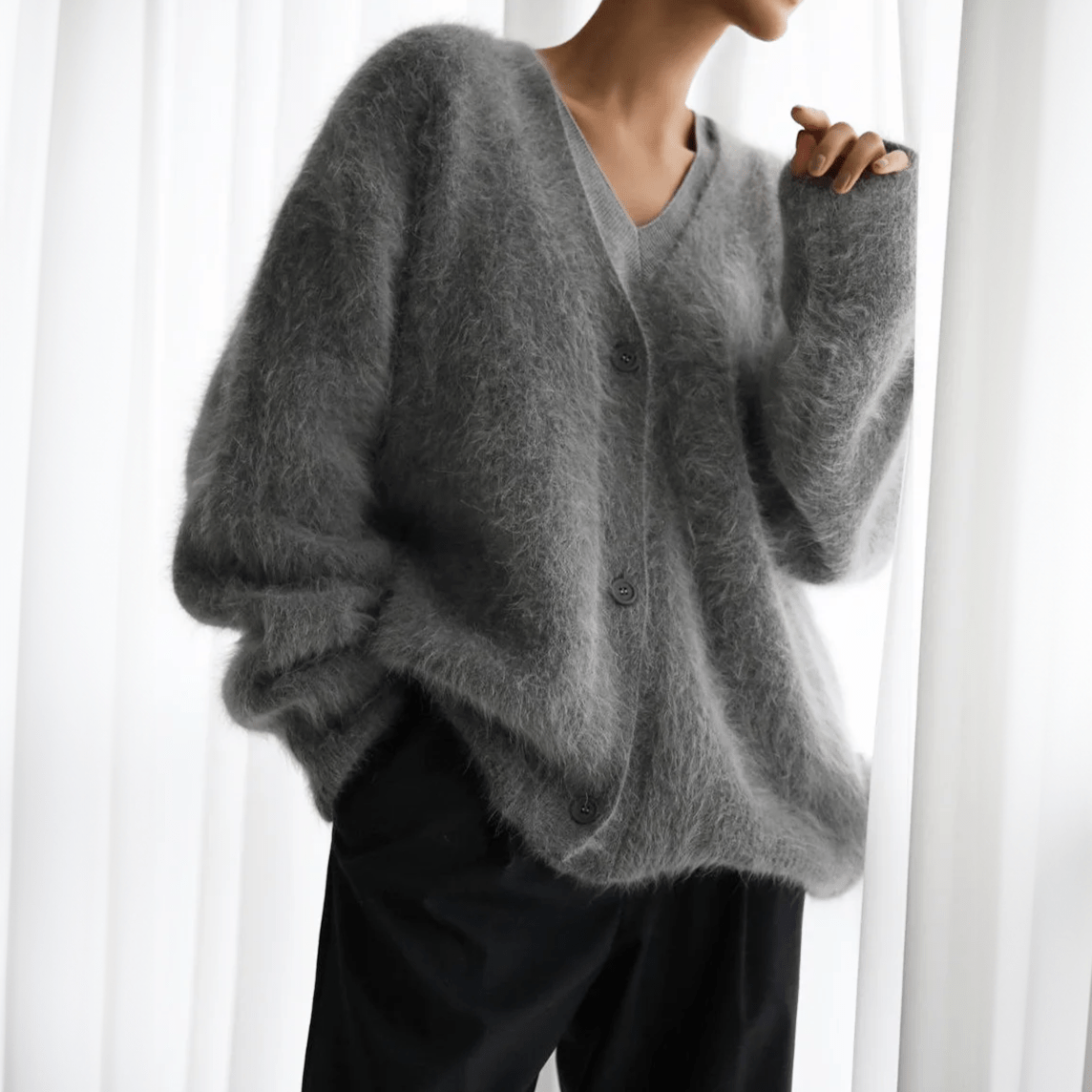 Cardigan da donna Luella: elegante e comodo, a maniche lunghe, perfetto per tutti i giorni