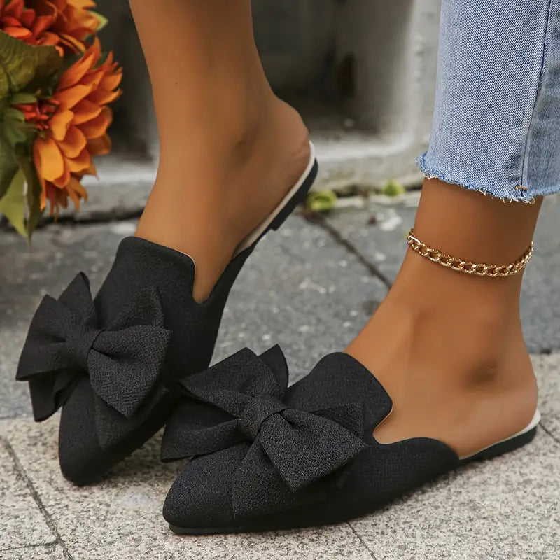 Mules da donna Dani - Eleganti pantofole piatte con punta a punta e fiocco per il comfort quotidiano