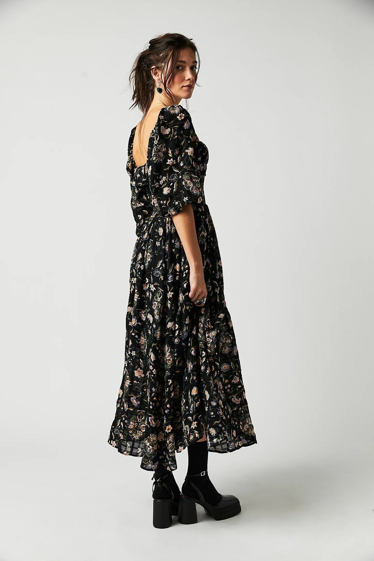 Abito midi da donna Quinn – Abito in cotone floreale con romantico stile bohémien e vestibilità aderente