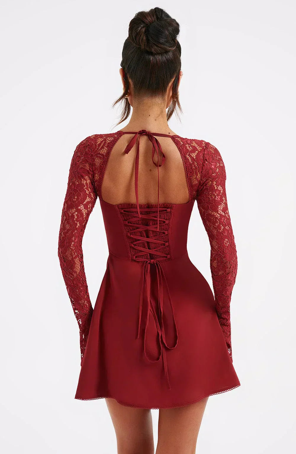 Mini abito da donna Juliette - Elegante abito in pizzo con scollo a cuore e taglio aderente