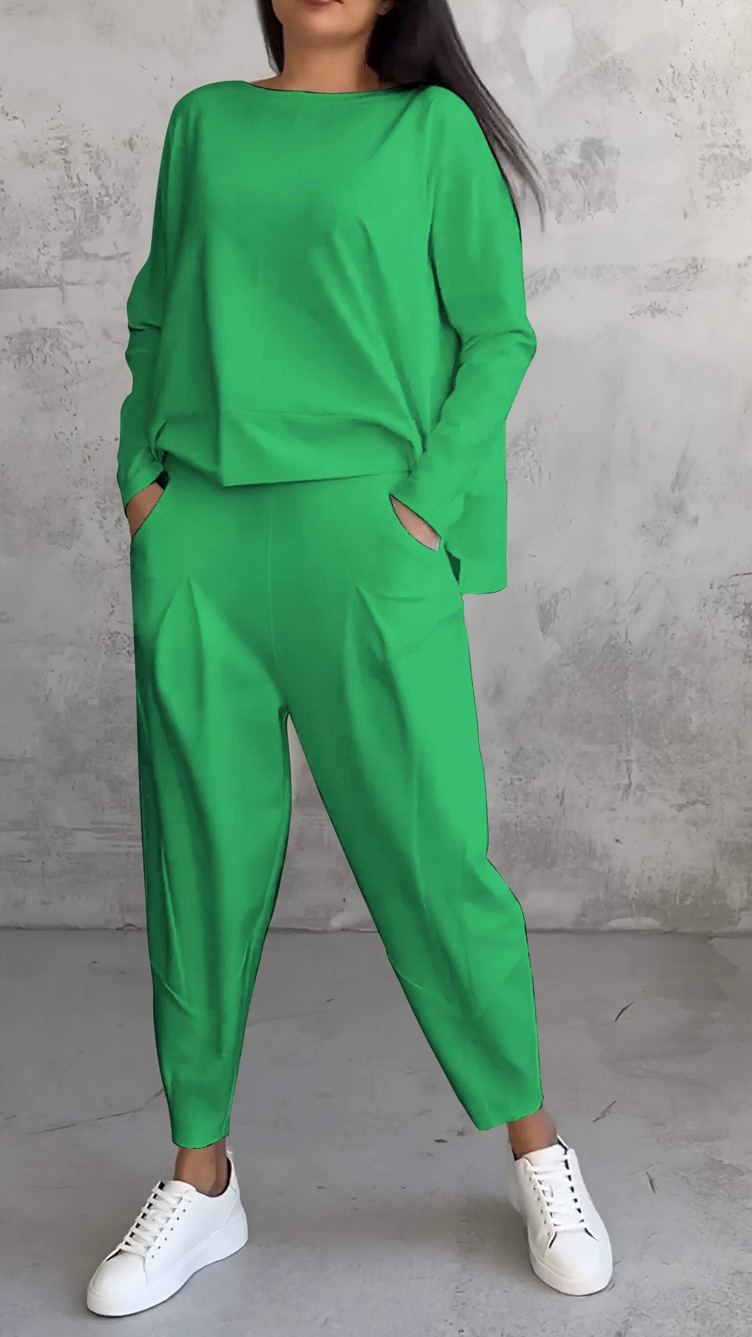 Completo da donna Emilie - Completo girocollo in spandex comodo ed elegante con stile moderno