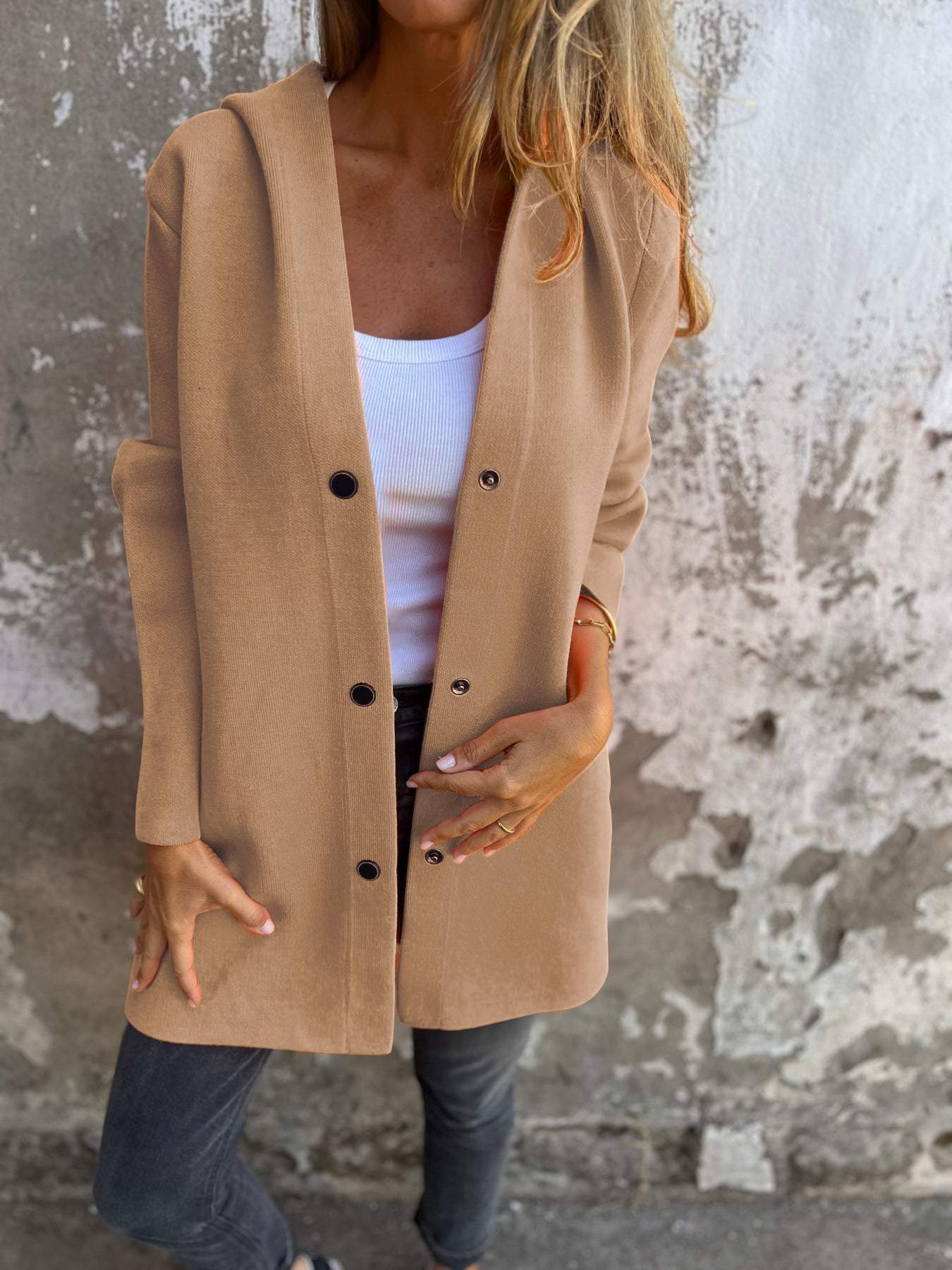 Giacca lunga con cappuccio Kathryn: leggera ed elegante, perfetta per la stagione di transizione femminile