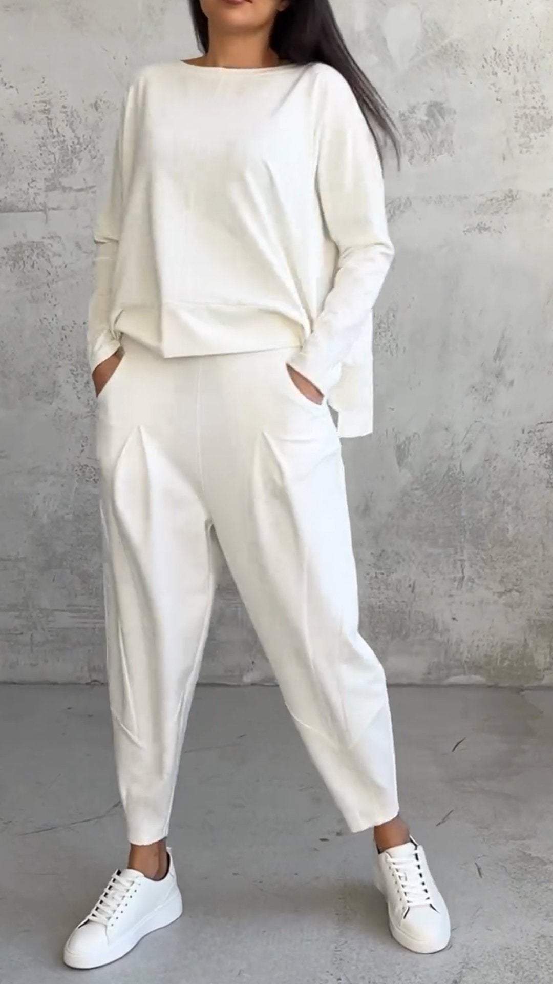 Completo da donna Emilie - Completo girocollo in spandex comodo ed elegante con stile moderno