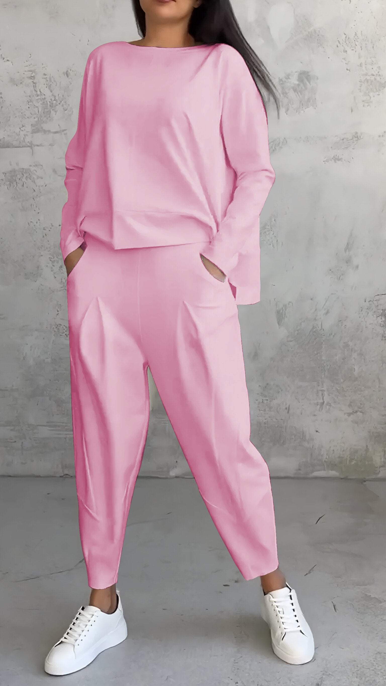 Completo da donna Emilie - Completo girocollo in spandex comodo ed elegante con stile moderno