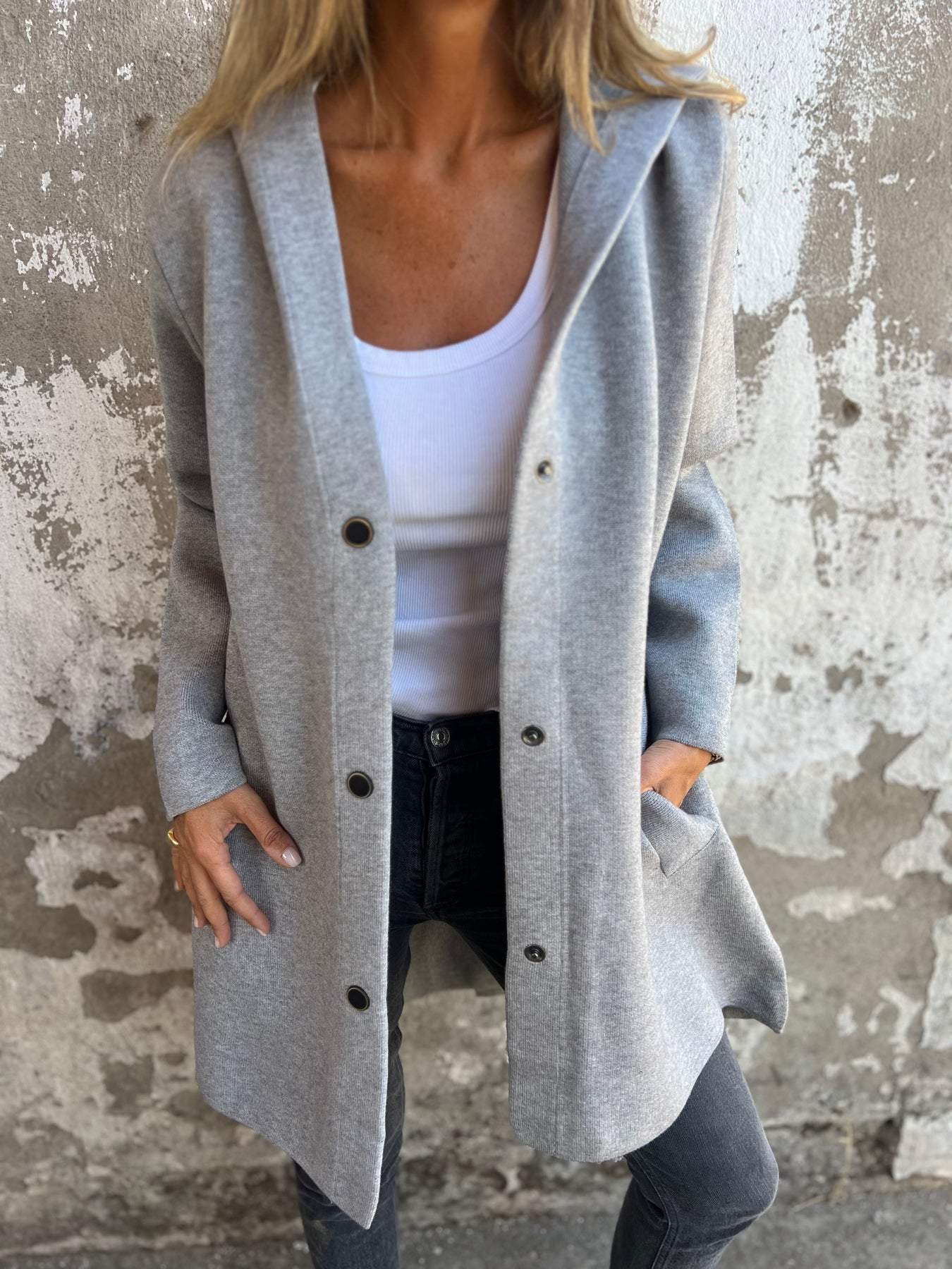 Giacca lunga con cappuccio Kathryn: leggera ed elegante, perfetta per la stagione di transizione femminile