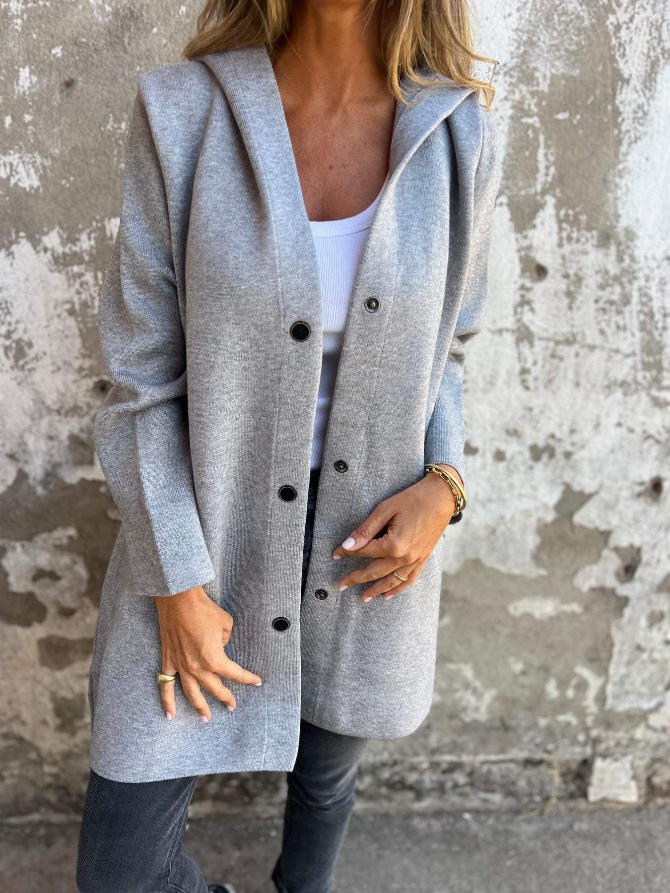 Giacca lunga con cappuccio Kathryn: leggera ed elegante, perfetta per la stagione di transizione femminile