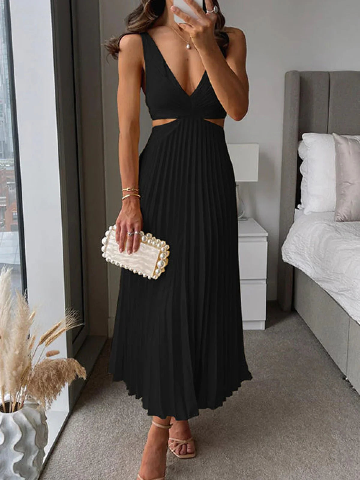 Abito in raso da donna Mila – Elegante abito midi con scollo a V, pieghe raffinate e vestibilità lussuosa 