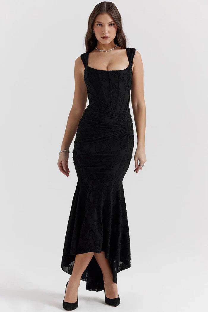 Abito lungo elegante Denisse: taglio lusinghiero e tessuto lussuoso per un look femminile raffinato