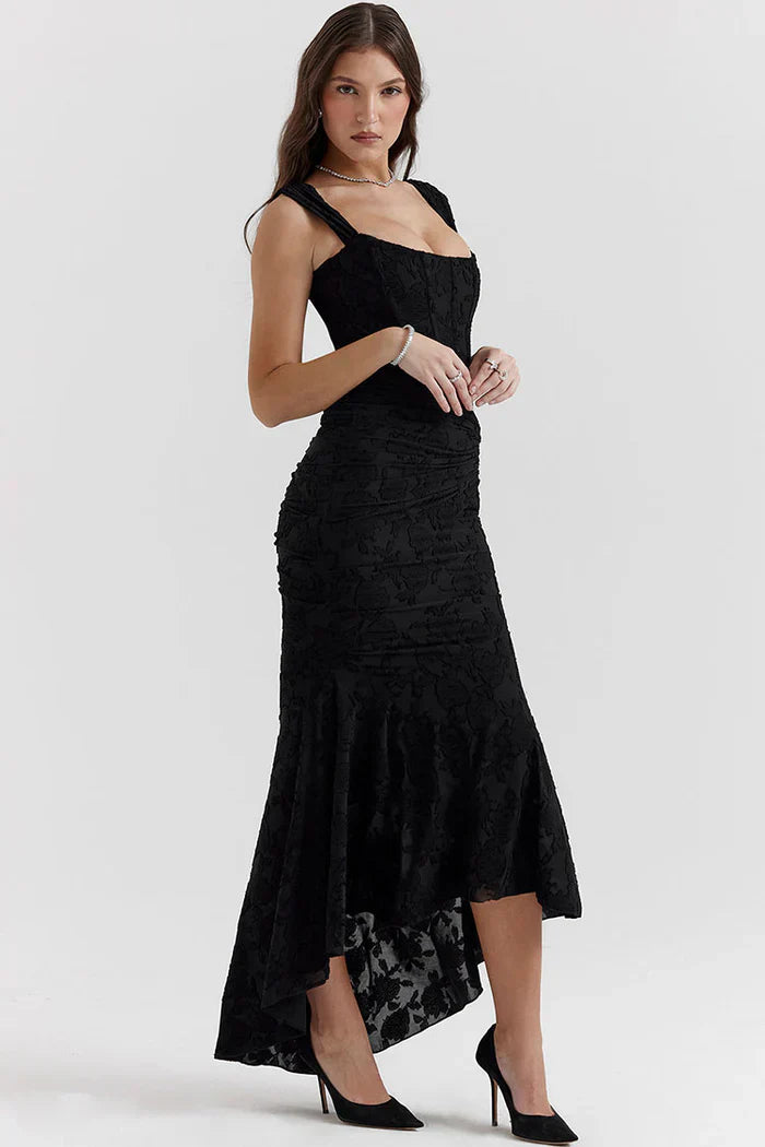 Abito lungo elegante Denisse: taglio lusinghiero e tessuto lussuoso per un look femminile raffinato
