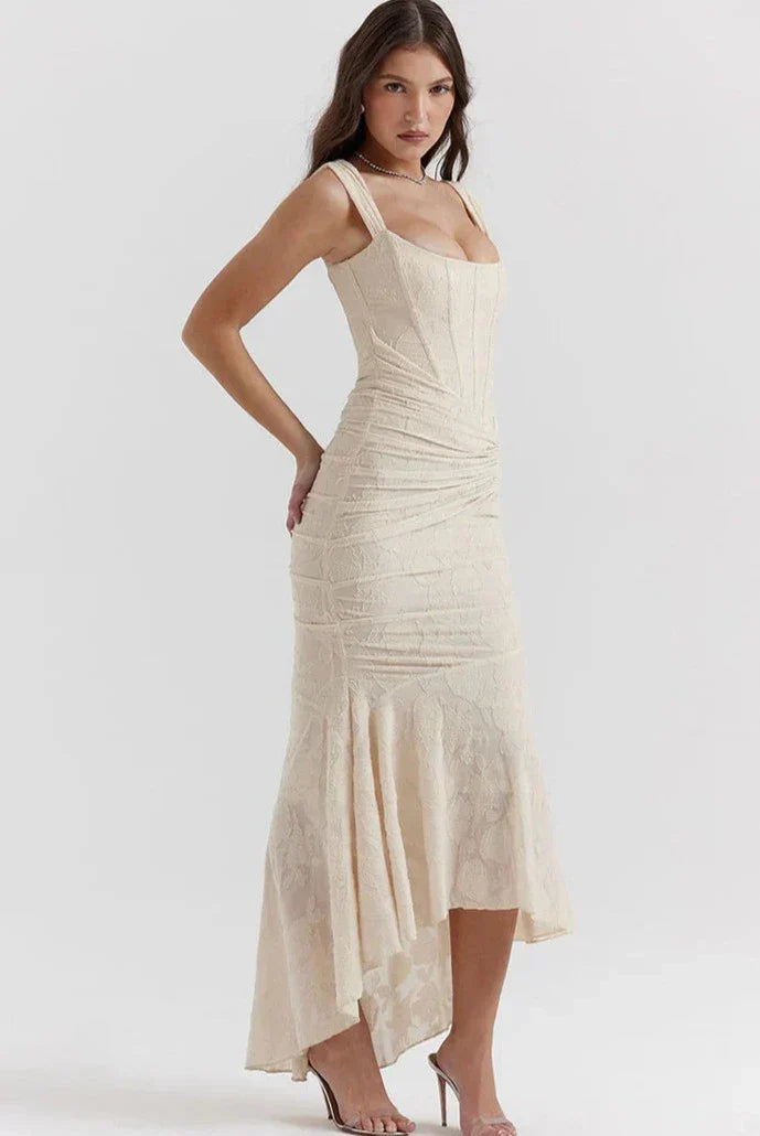 Abito lungo elegante Denisse: taglio lusinghiero e tessuto lussuoso per un look femminile raffinato