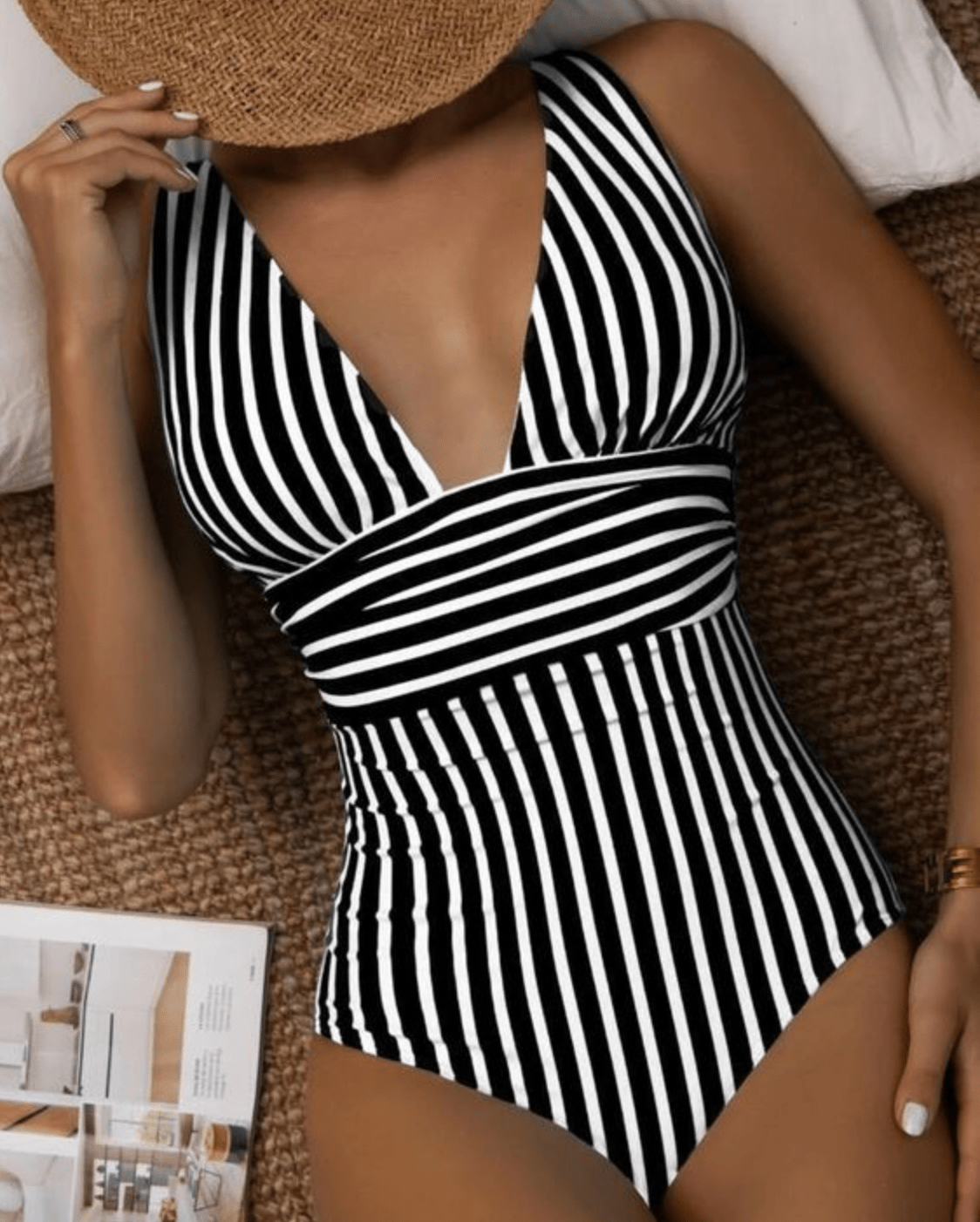 Costume da bagno da donna Marvella - Elegante costume da bagno a righe con taglio aderente e design moderno