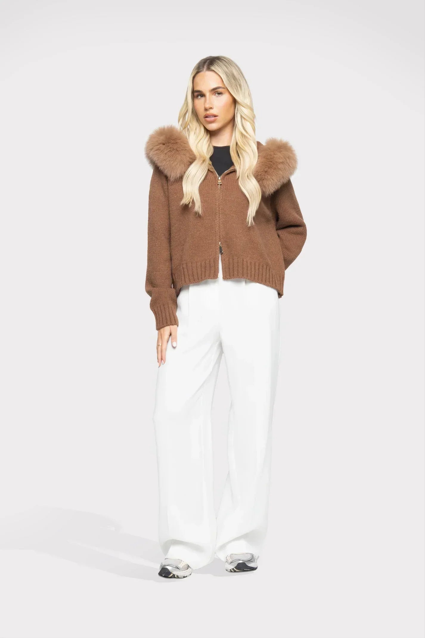 Giacca da donna Janelle – Elegante giacca in lana con cappuccio foderato in pelliccia