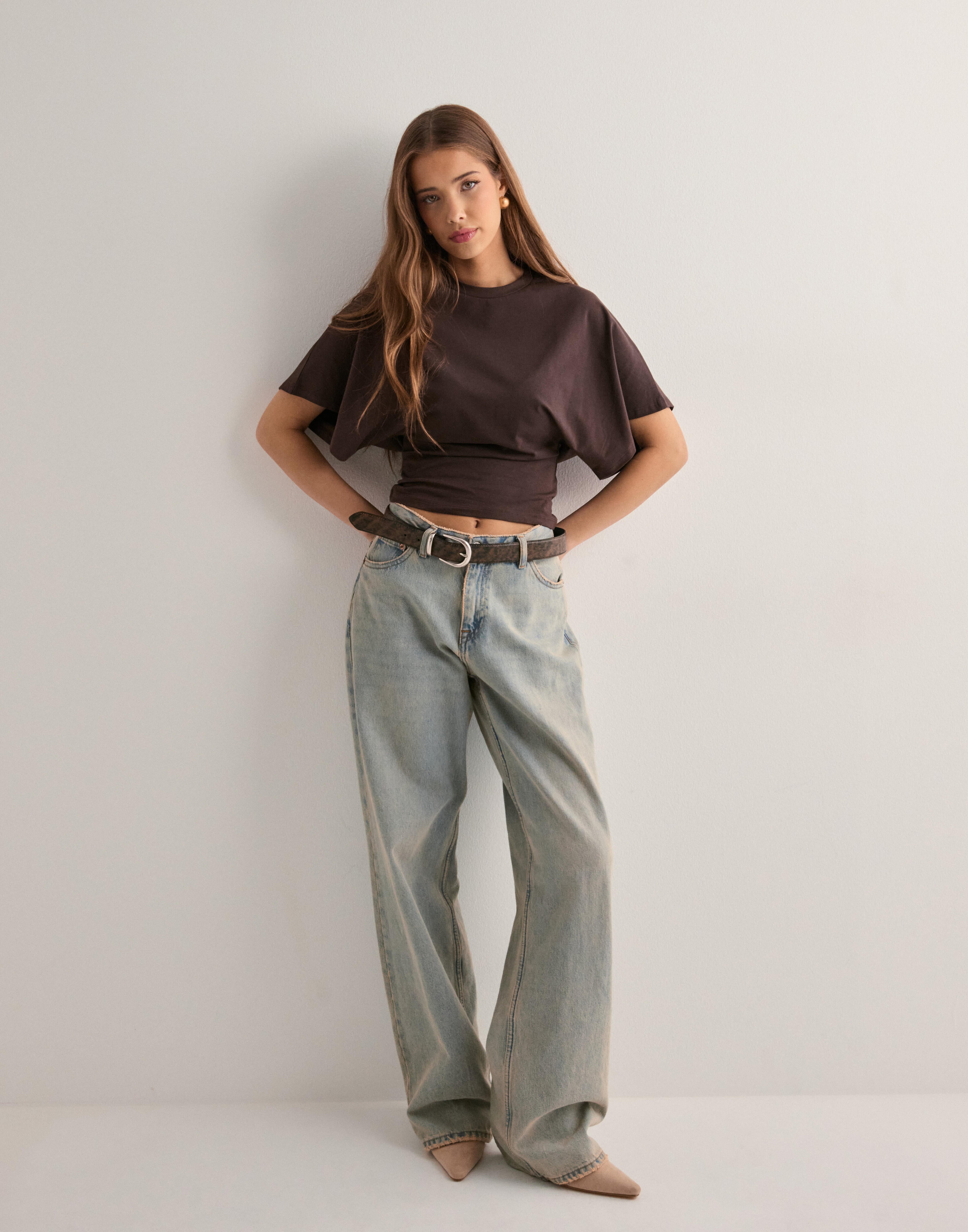 T-shirt da donna Isabelle – T-shirt elegante con maniche svasate e vestibilità aderente