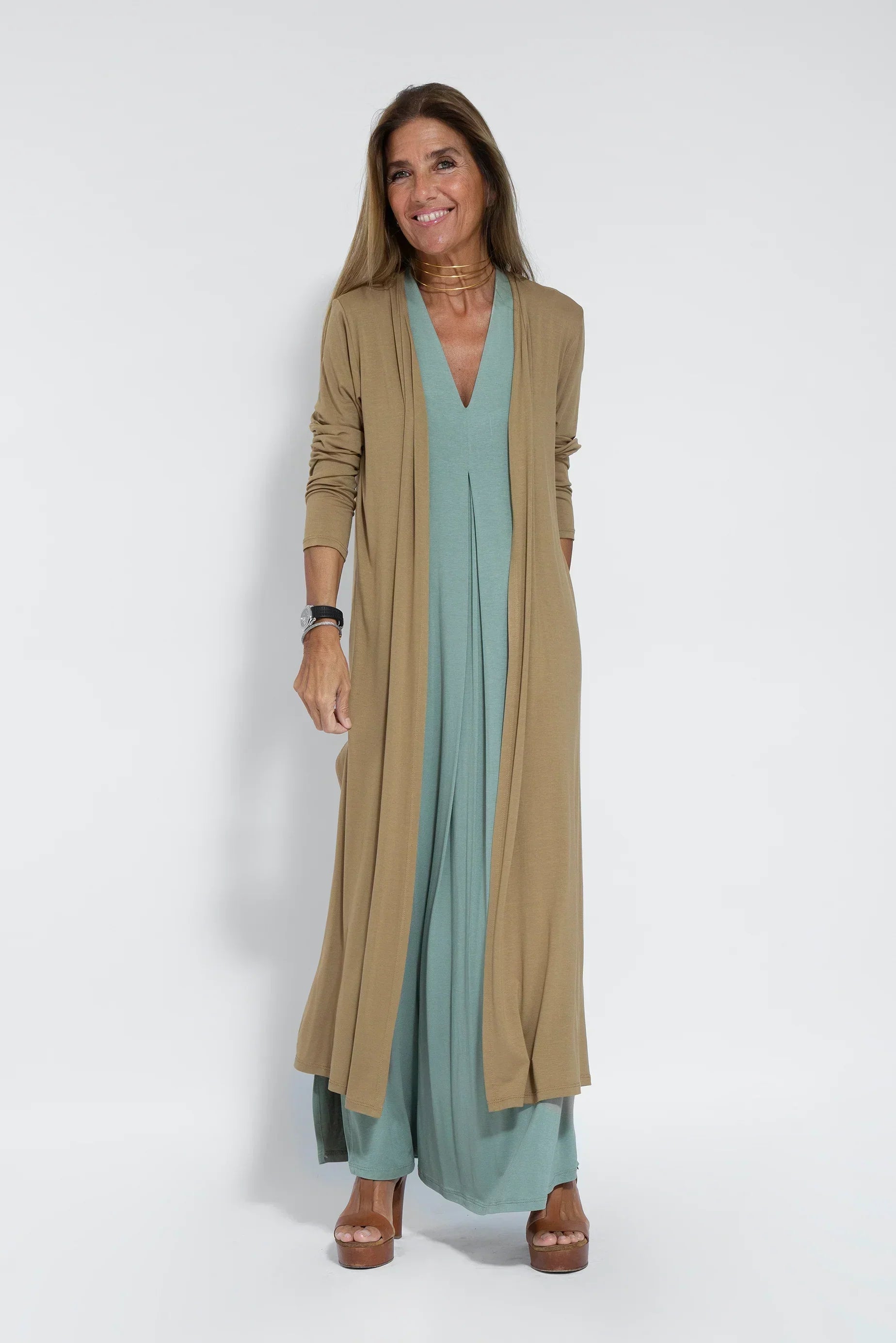 Completo da donna Ayania: elegante abito e gilet in cotone con vestibilità aderente ed effetto tubino