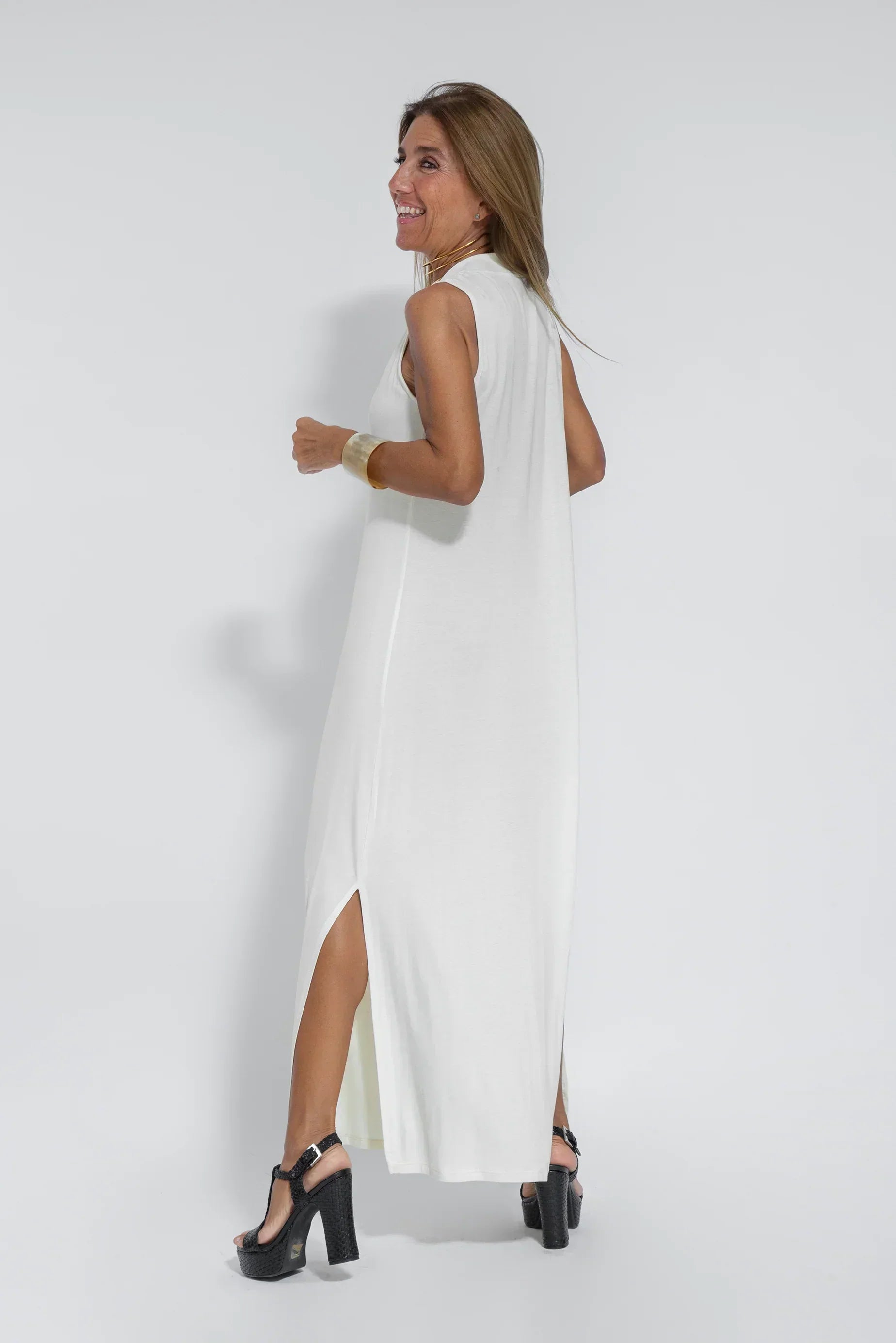 Completo da donna Ayania: elegante abito e gilet in cotone con vestibilità aderente ed effetto tubino