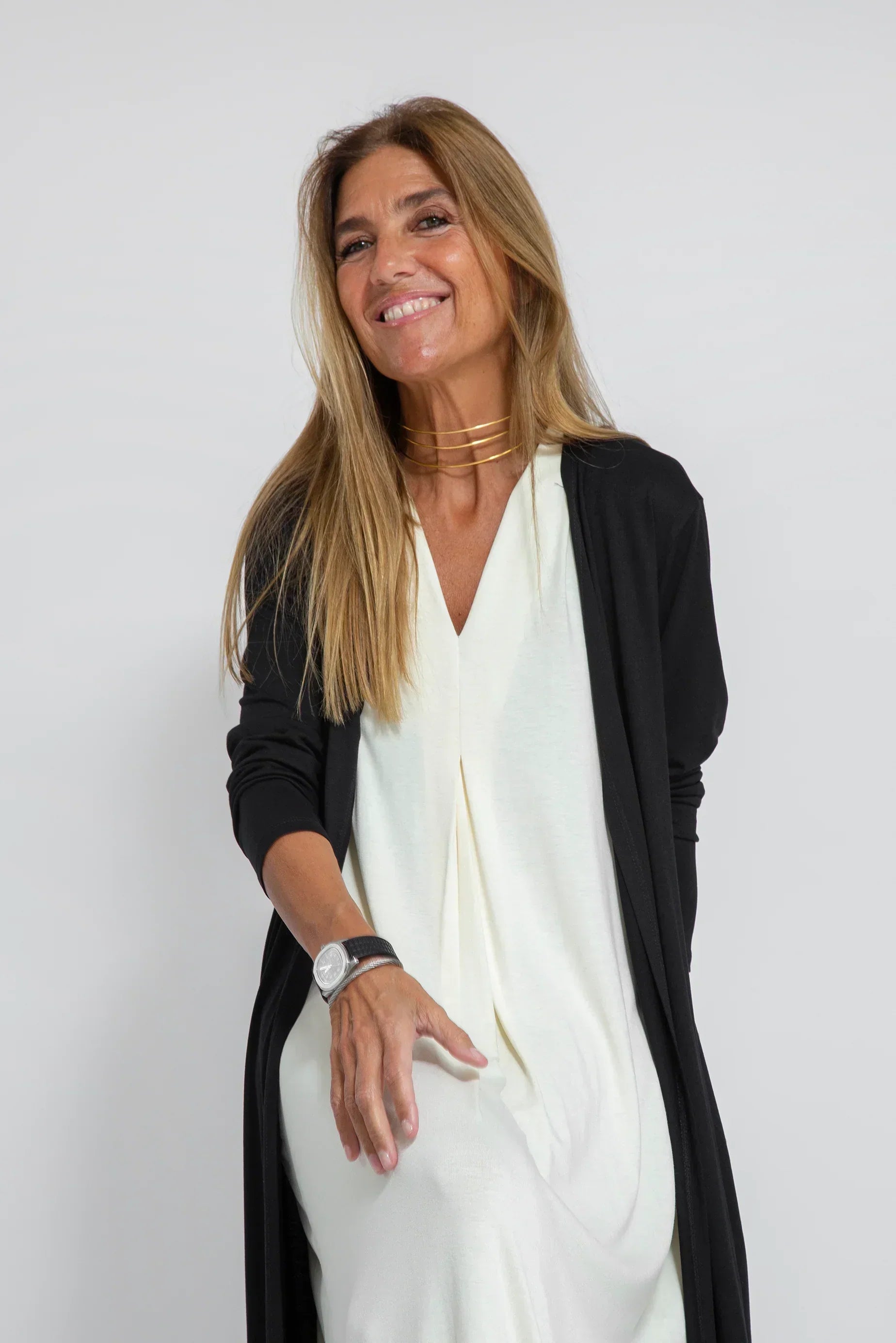 Completo da donna Ayania: elegante abito e gilet in cotone con vestibilità aderente ed effetto tubino